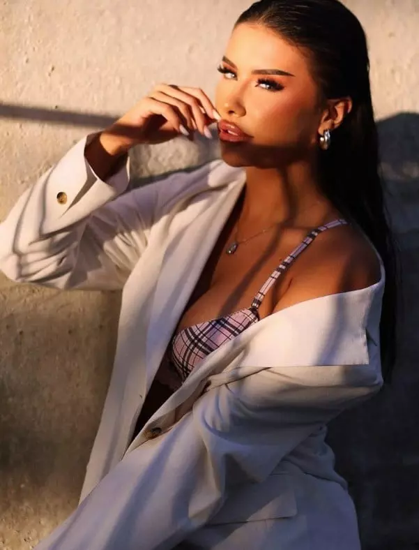cine-este-andreea-homescu-insula-iubirii-2026 (11)