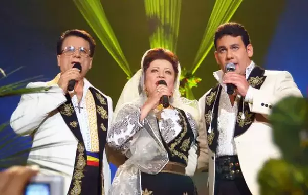 1Maria-Ciobanu-Ion-Dolanescu-si-fiul-lor-Ionut-Dolanescu