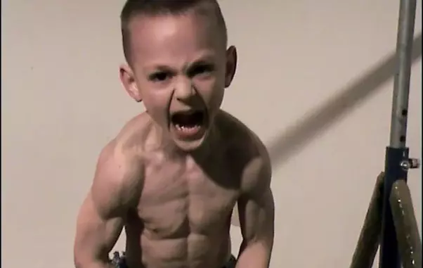 cum-arata-acum-micul-hercule-ce-s-a-intamplat-cu-giuliano-stroe-foto-5-1024×819-1