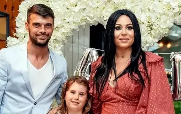 Familia-Oanei-Roman-1