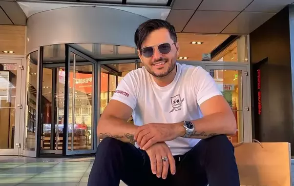 844059-1628246307-au-aparut-primele-imagini-din-filmul-lui-liviu-varciu-ce-vedete-joaca-in-noua-comedie-romaneasca