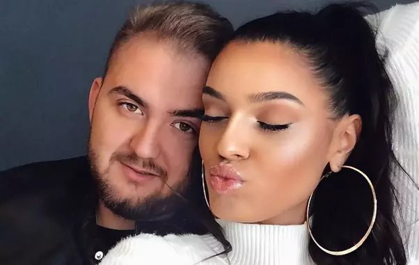 CARMEN MINUNE SI SOTUL EI