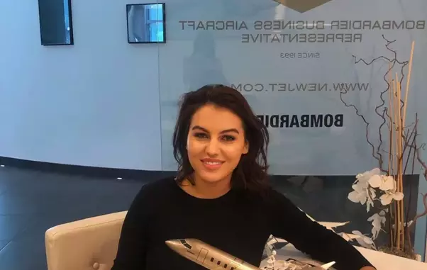 cine-este-romina-gingasu-2-1024×1024-1