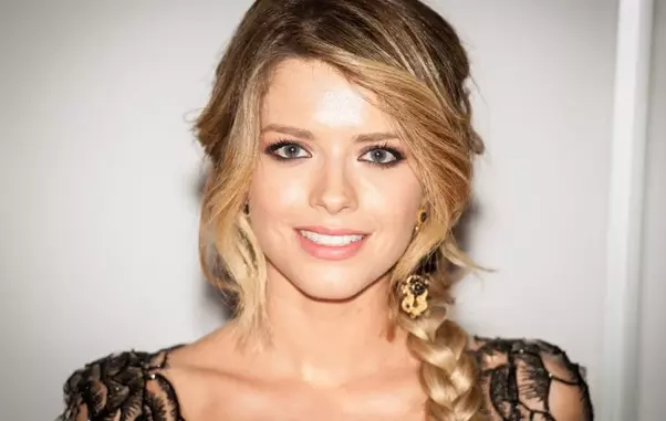 alexandra-dinu-superba-la-romanii-au-talent-prima-imagine-cu-ea-in-calitate-de-jurat-840×500-1