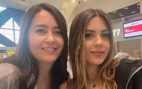 amalis-si-alessia