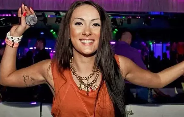laura-rosca-makru-adio-te-sun-eu