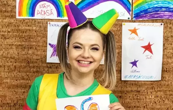 fetita-zurli-intro-1