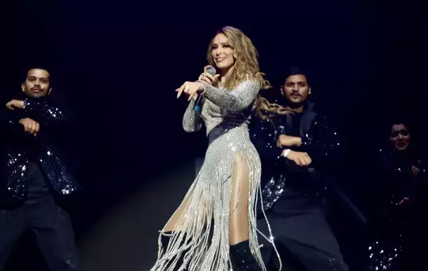 iulia-vantur-1-3