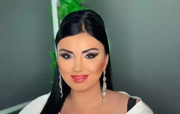 adriana-bahmuteanu5-6-1