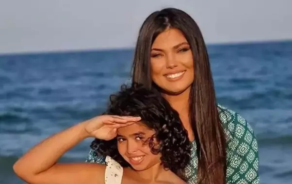 fiica-infiata-a-paulei-seling-a-implinit-1o-ani