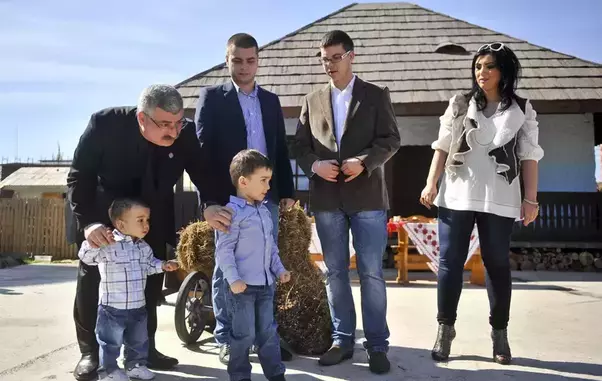 adriana-bahmuteanu-silviu-prigoana-silvius-maximus-honorius-eduard-scaled-1