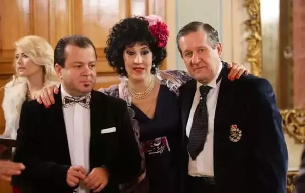 Mariana Dănescu, alias Lili Jurcă din serialul „La Bloc' actori7