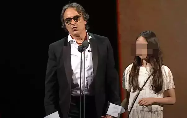 claudiu-bleont-si-a-umilit-fiica-pe-scena-la-premiile-gopo-2025-3