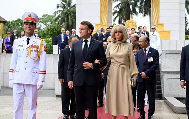 Emmanuel Macron și Brigitte Macron8