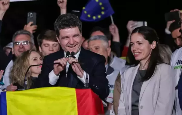 nicusor-dan-si-mirabela-gradinaru-8 (1)