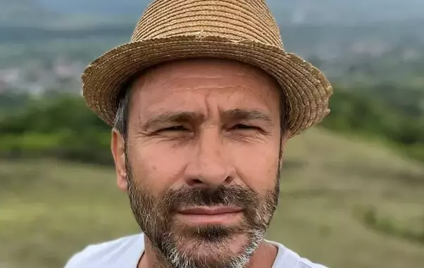 Cine-este-Nicolai-Tand.-A-dormit-in-case-parasite