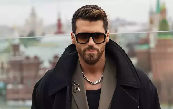can-yaman-moscova-premiera-el-turco-7-e1742472489877