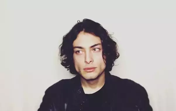 Toto (2)