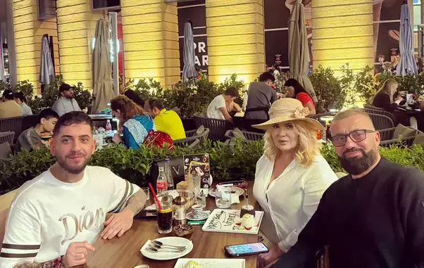 fulgy si familia lui