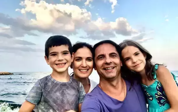 2dan-negru-si-familia