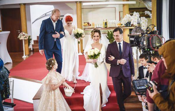 Cristina Ciobanașu Imbracă Rochia De Mireasă Vlad Gherman Poartă și El Costumul De Ginere Stiri Vedete Si Evenimente Viva Ro