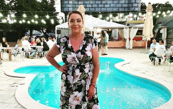 Oana Roman a slăbit considerabil. Vedeta se mândrește cu noua siluetă și s-a răsfățat la piscină