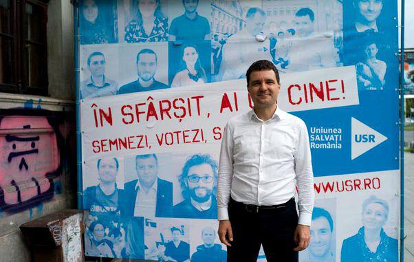 Povestea de dragoste dintre Nicușor Dan și Mirabela, soția lui: "Am făcut matematică pe plajă în Vama Veche și am mers la meciuri, stând la peluză"