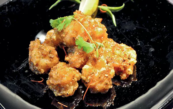 Creveti cu sos de stridii, usturoi si piper