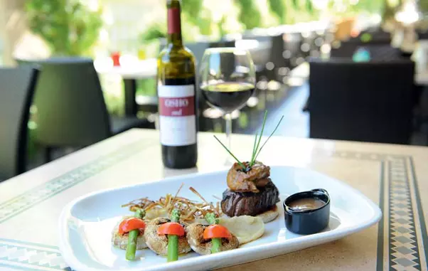 Beef file royal: muschi de vita maturat cu ficat de gasca