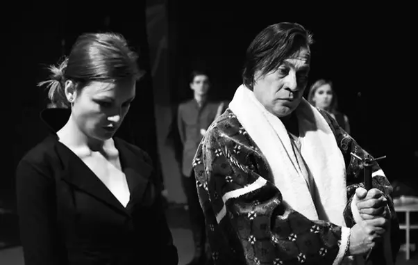 Marius Bodochi si Alexandra Murarus. Repetiti Hamlet in regia lui Marcel Top. Foto Cristina Tinta