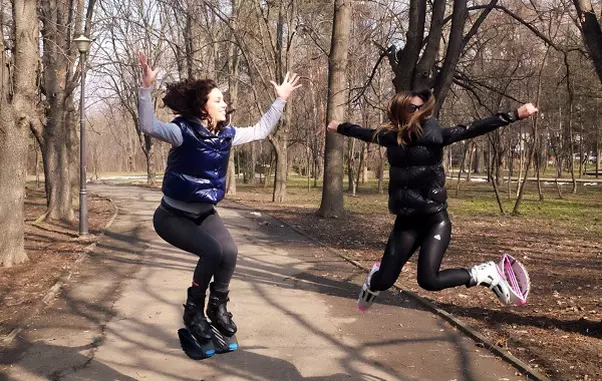 Adela Popescu si Diana Ştirbu