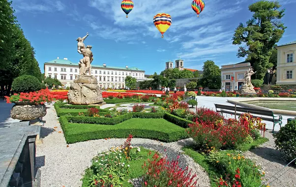 Castelul Mirabell si gradinile sale