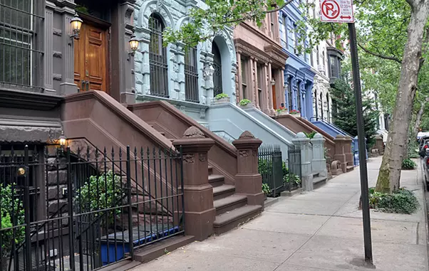 O strada linistita din Manhattan