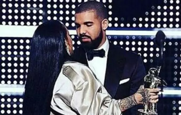 Drake si Rihanna