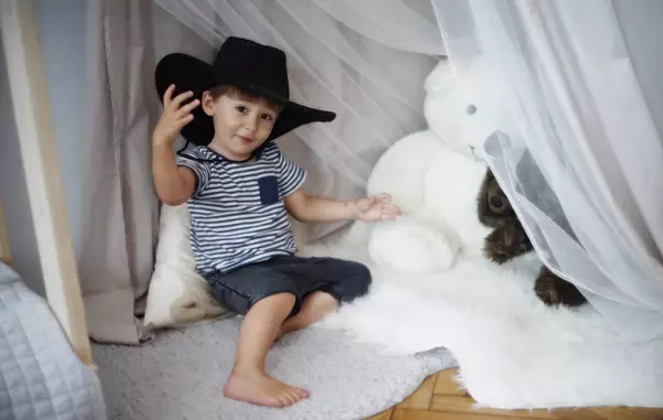 Camera lui Vlad, baietelul Danei Rogoz