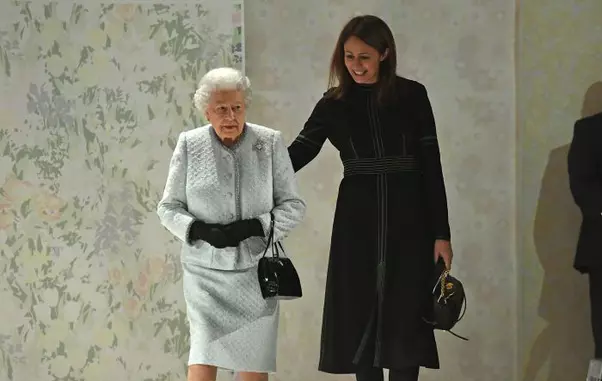 Regina Elisabeta la London Fashion Week