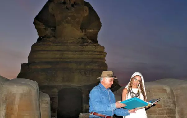Beyonce si Zahi Hawass