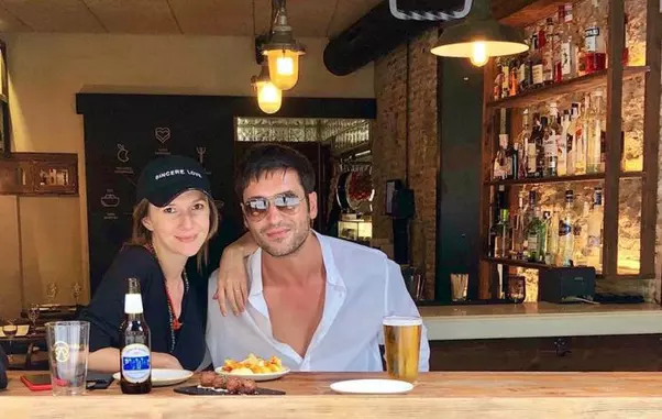 Adela Popescu şi Radu Vâlcan, vacanţă în doi