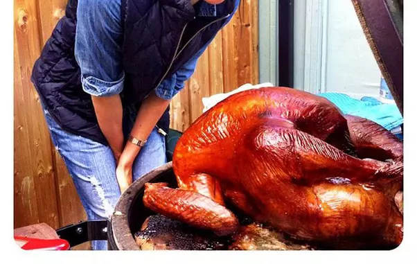 În 2015, de Thanksgiving, Meghan se lăuda pe blogul personal cu curcanul pe care îl gătise.