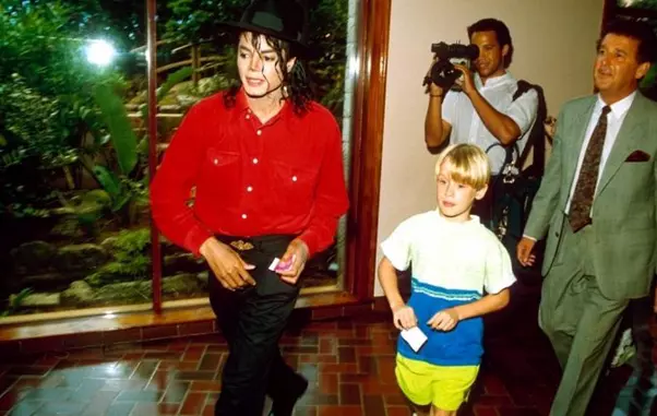 Macaualay Culkin şi Michael Jackson
