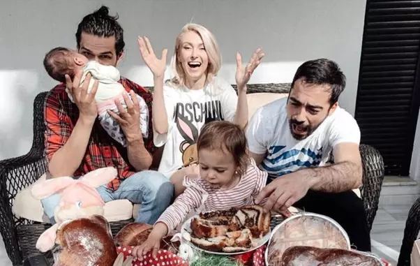 Andreea Balan pregătește botezul Micuței Clara