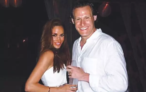 Trevor Engelson și Meghan Markle, în seara nunții lor. (Jamaica, 2011)