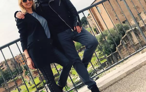 Prima fotografie a Roxanei Ionescu în care se vede burtica de gravidă.