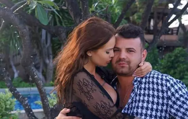 Aurel a sărit din prima zi pe Insula Iubirii în brațele ispitei Dana