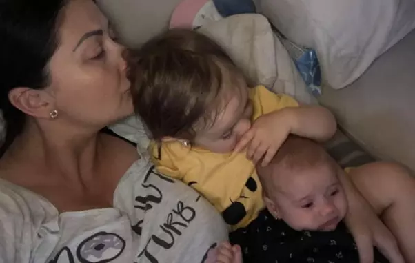 Gabriela Cristea și fetițele ei