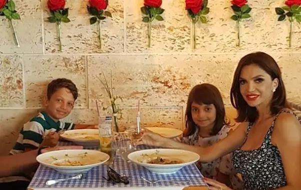 Cristina Spătar și cei doi copii