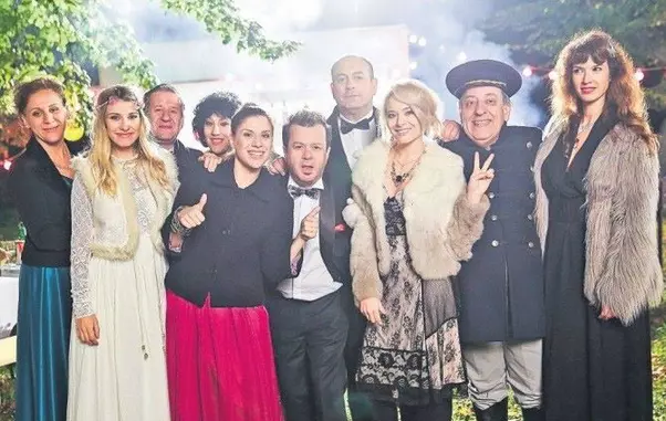 Actorii din producția „La bloc”