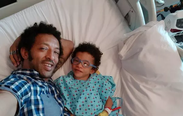 Fiul lui Kamara a suferit a treia intervenție. Cum se simte Leon după operație