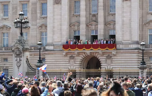 Regina Elisabeta a II-a, la Palatul Buckingham, de ziua ei de naștere, la Parada Trooping The Colour