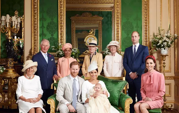 Fotografia oficiala de la botezul Prinţului Archie